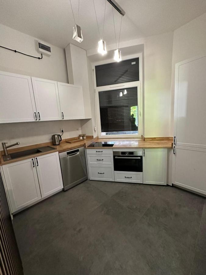 Przyjemny Lokal W Centum Miasta Apartment Lodź Bagian luar foto