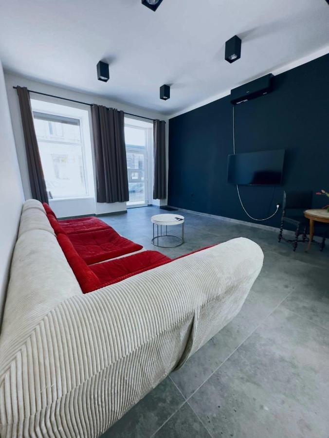 Przyjemny Lokal W Centum Miasta Apartment Lodź Bagian luar foto